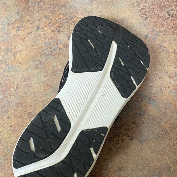 Brooks Hyperion tempo running shoe. Size 11 men - Picture 4 of 9